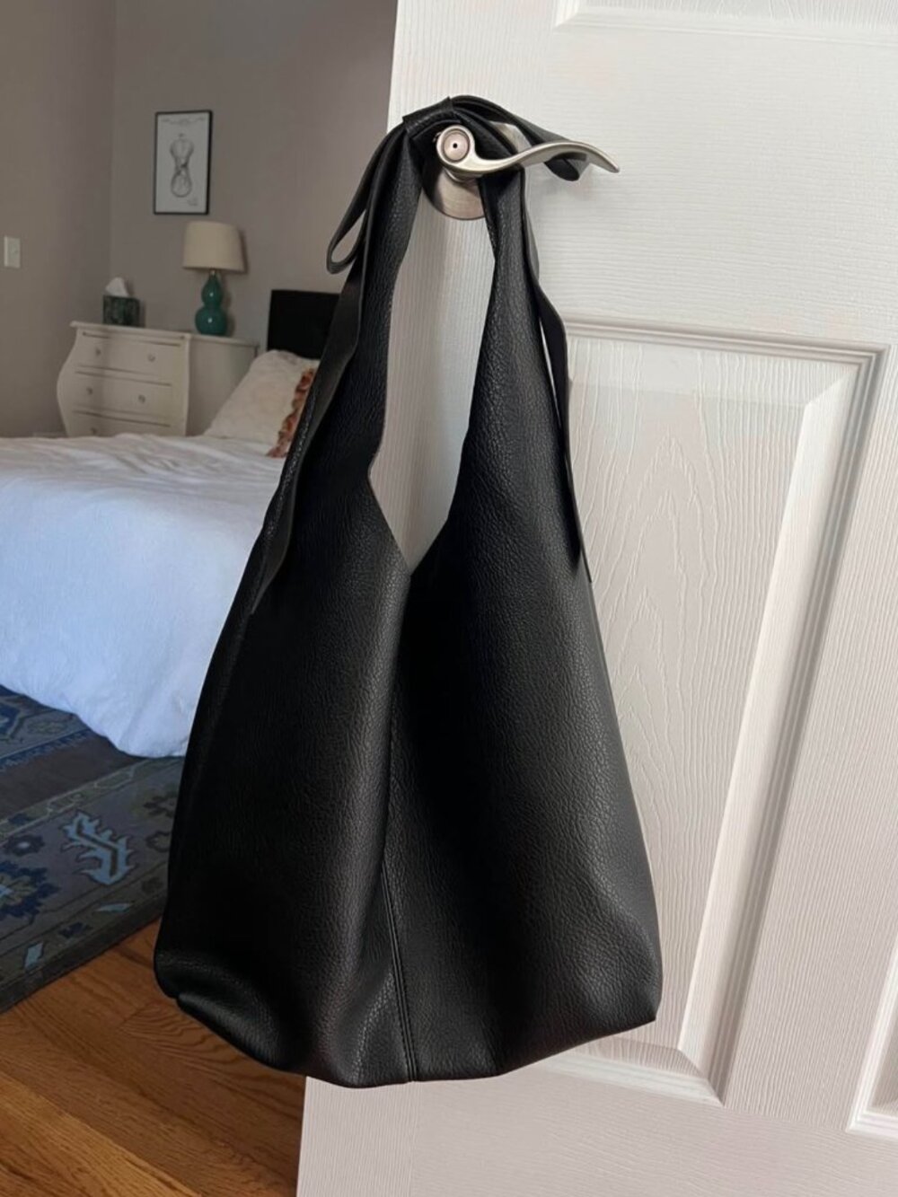 UO Leather Bow Tote Bag - Picture 2 of 2